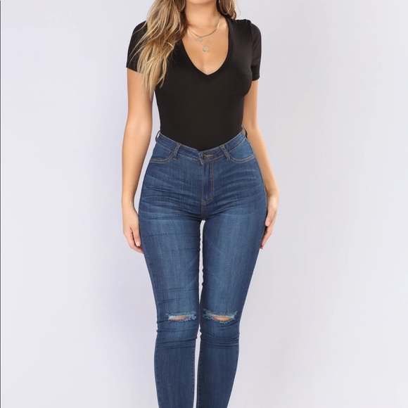 Fashion Nova V-neck Bodysuit - Picture 3 of 7